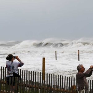 erin kasirgasi abdyi vurmaya basladi OvkrngLv
