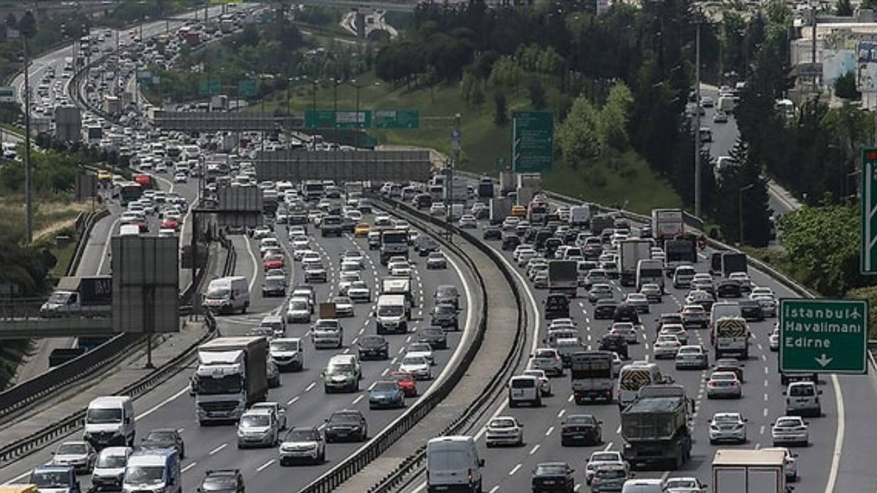 istanbulda ambulanslar arac radyolarina mesaj gonderecek ambulans gelince radyodan duyulacak Spn3n1W5