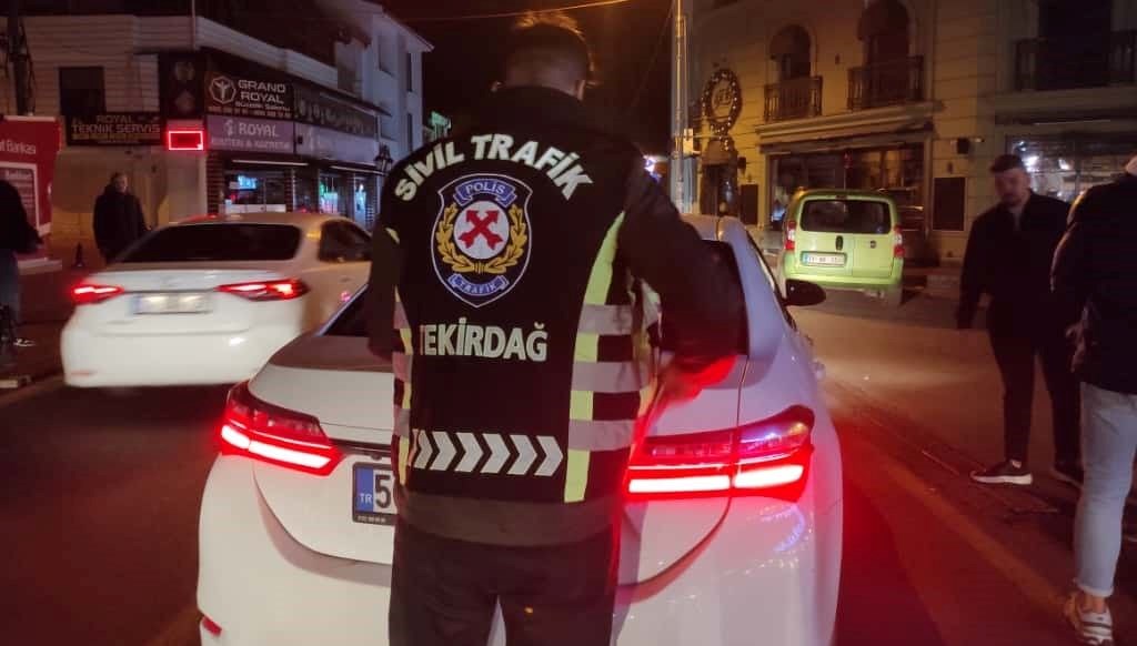 alkollu surucu sivil polisi vale saninca yakalandi rnByPnip.jpg