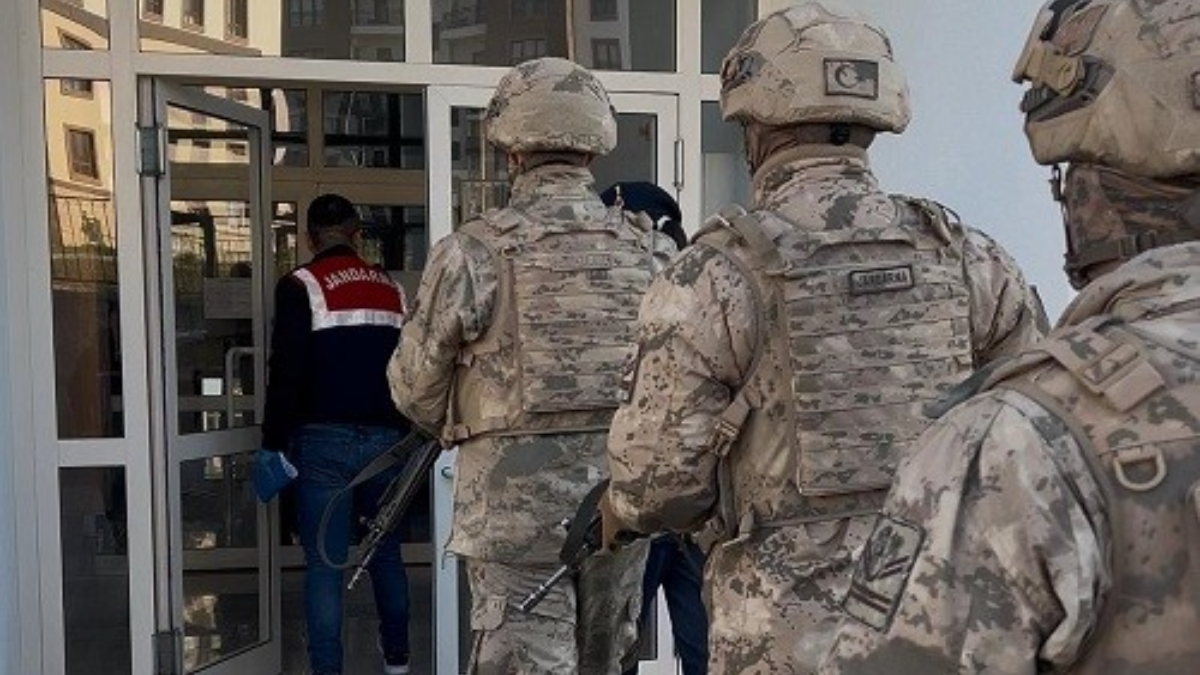 corum merkezli 3 ilde cocuklara bomba egitimi veren sahislara operasyon 8KihX44J.jpg