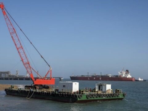 Hindistan’da Akaryakıt Krizi: Stoklar Sona Ermek Üzere