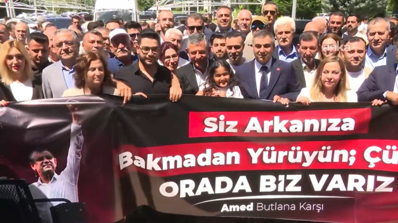Son dakika | Özgür Özel’e Diyarbakır’da görkemli karşılama