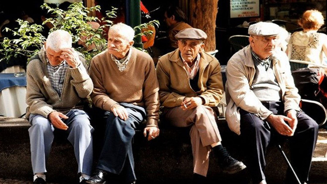 En düşük emekli aylığı değişecek! 7 madde Meclis’ten geçti En dusuk emekli ayligi degisecek 7 madde meclisten gecti TXQi9JMb