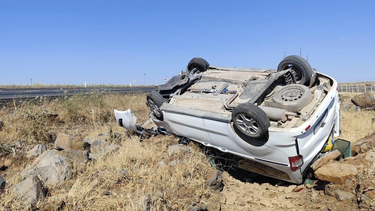Şanlıurfa’da otomobil şarampole devrildi: 4 kişi yaralandı Haber gorseli
