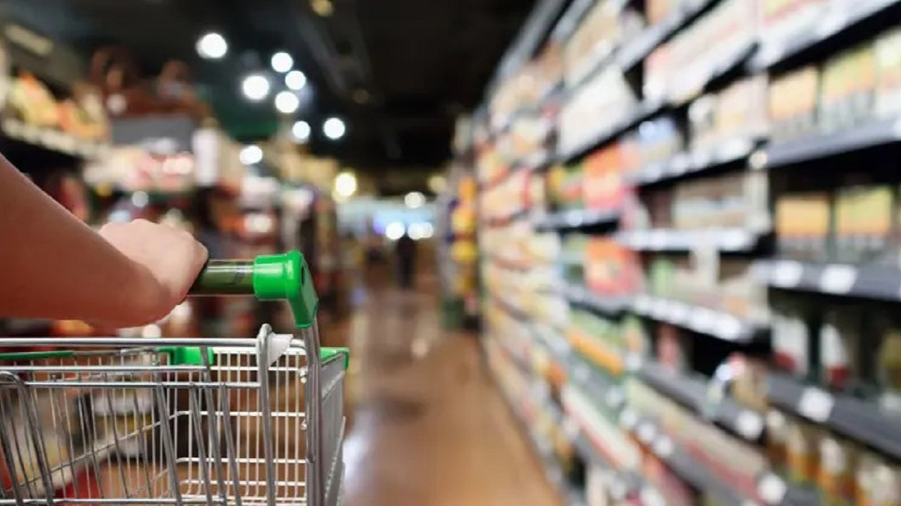 Tarihi geçmiş ürün satan zincir markete 7 gün kilit vuruldu Img