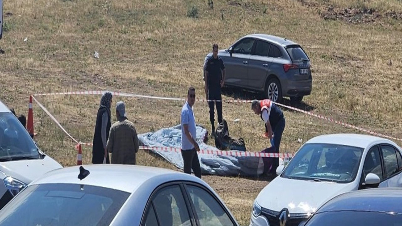 Düşerek hayatını kaybeden yamaç paraşütçüsü toprağa verildi Img