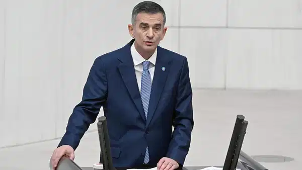 AKP’ye geçeceği konuşuluyordu: Ümit Dikbayır’dan açıklama geldi Haber gorseli